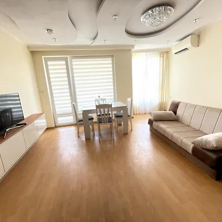 2br Garden Bay *