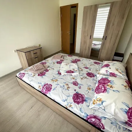 דירה 2br Garden Bay